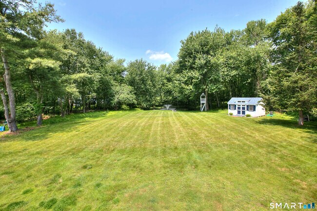Building Photo - 287 Greens Farms Rd
