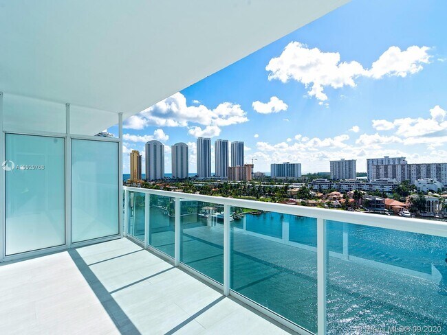 Foto del edificio - 400 Sunny Isles Blvd