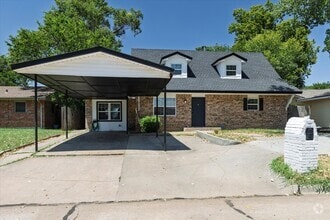 Building Photo - 122 NE Angus St