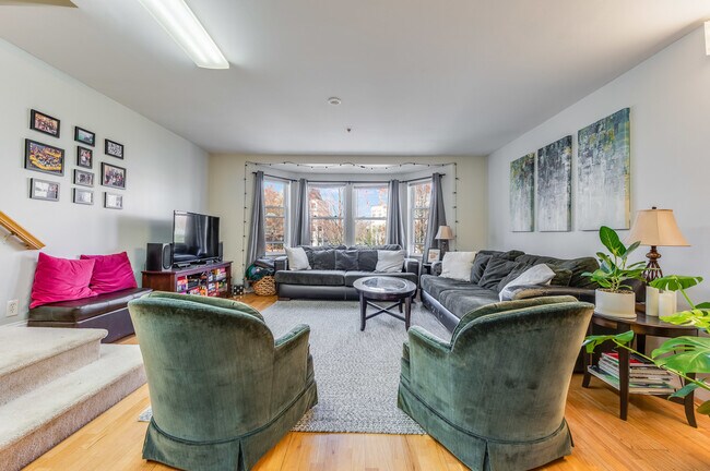 Foto del edificio - 316 Rindge Ave