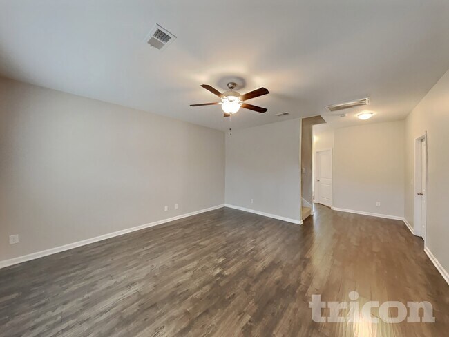 Foto del edificio - 920 Beverly Ct