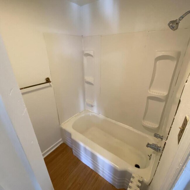 Foto del edificio - 115 Brinton Ave