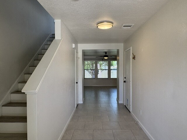 Foto del edificio - Move In Ready 3 Bedroom Near UTSA, La Cantera and The Rim