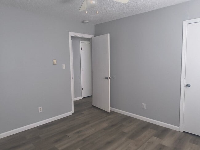 Building Photo - 604 W Haven Dr