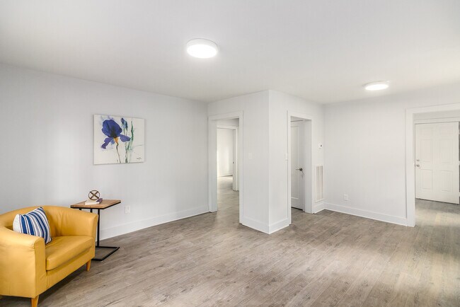 Building Photo - 204 Colleton Rd
