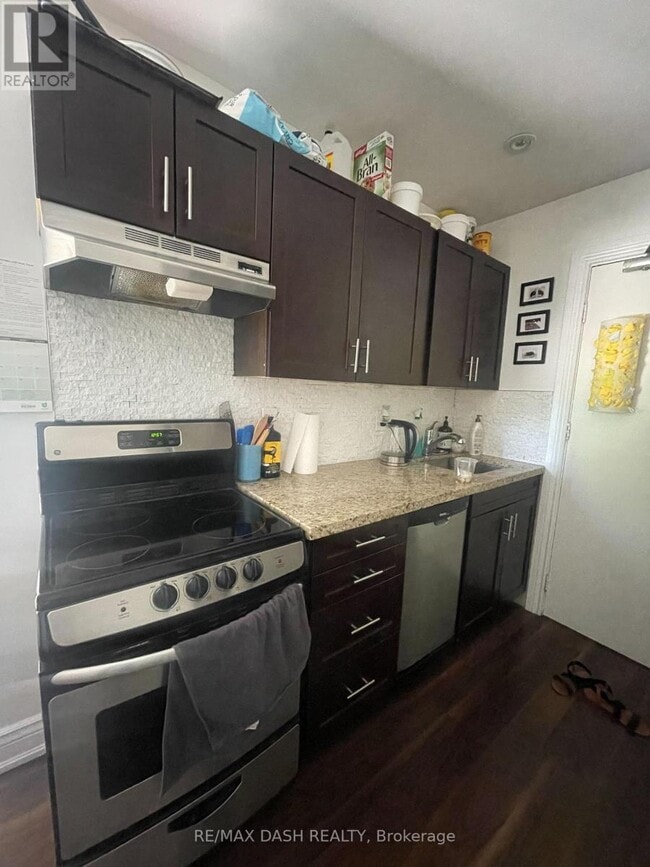 Photo du bâtiment - 141 Admiral Rd