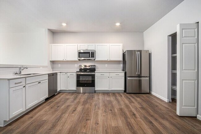 Building Photo - Apply by March 20th and take advantage of $500 off your move-in cost. Don’t miss this limited-tim...