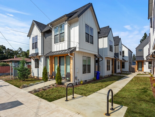 Photo - 5271 N Oberlin St House