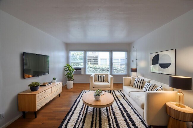 Foto del edificio - 14830 Dickens St