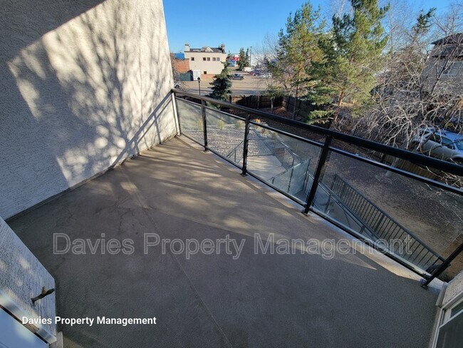 Building Photo - 4831-104A 104a St NW