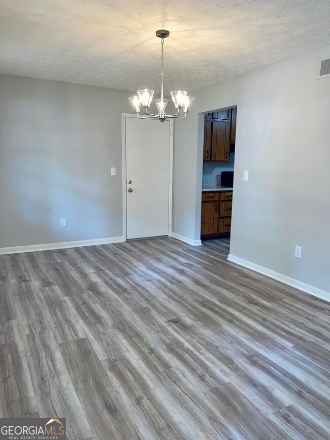 Foto del edificio - 5870 Sheldon Ct