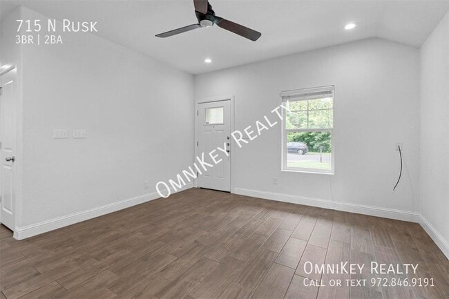 Building Photo - 715 N Rusk-
