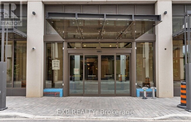 Building Photo - 30 Elm Dr W