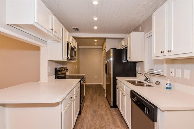 Foto del edificio - 2426 Stratford Dr