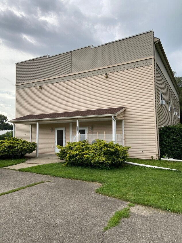 Building - 218 N Water St