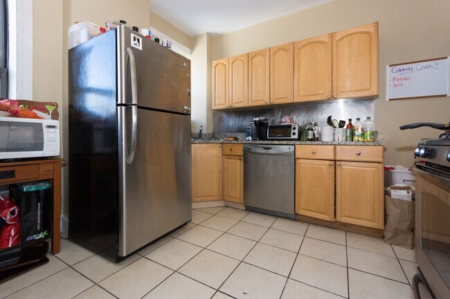 Foto del edificio - 4-Bedroom Apartment in Allston | 9/1 Move-In | Student Friendly
