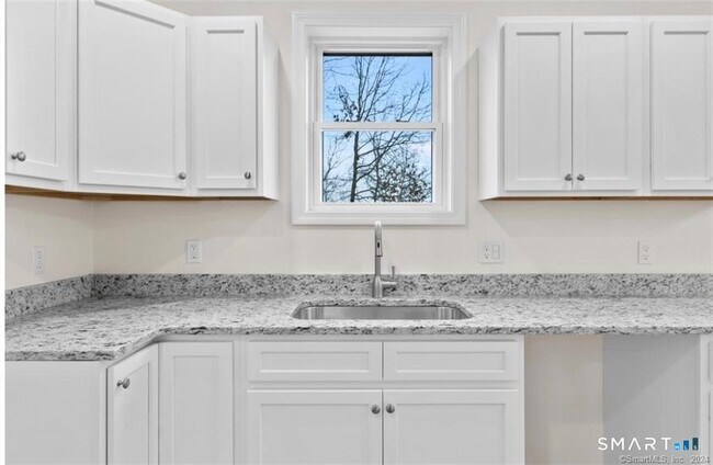 Foto del edificio - 455 Sherman Ave