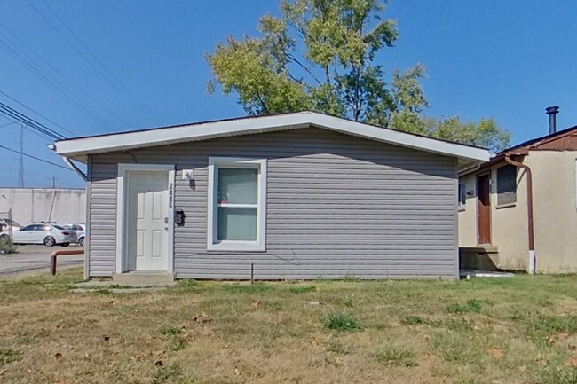 Foto del edificio - 2447-2447 Hiawatha St