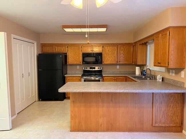 Foto del edificio - 2165 Elkhorn Dr