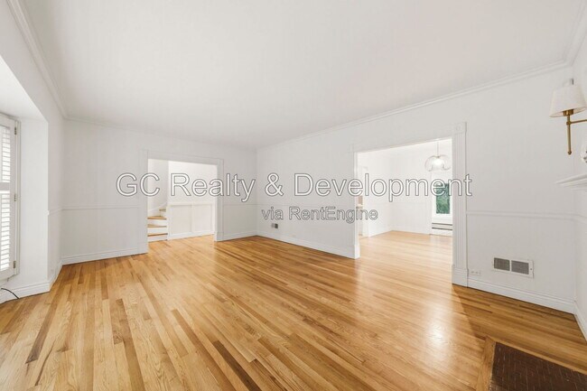 Foto del edificio - 313 Ridge Rd