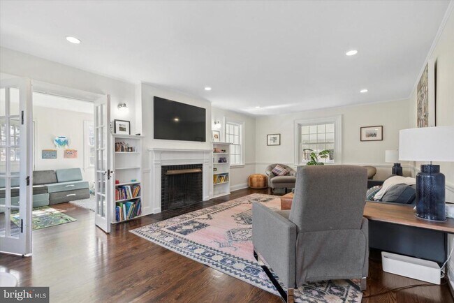 Foto del edificio - 244 Hathaway Ln