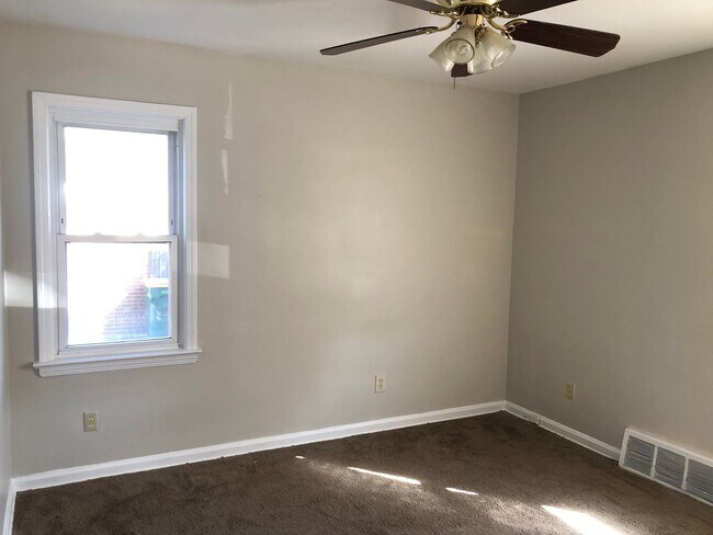 Foto del edificio - 2-BED, 1 BATH BEAUTIFUL SINGLE- FAMILY HOME IN MAPLE HEIGHTS!