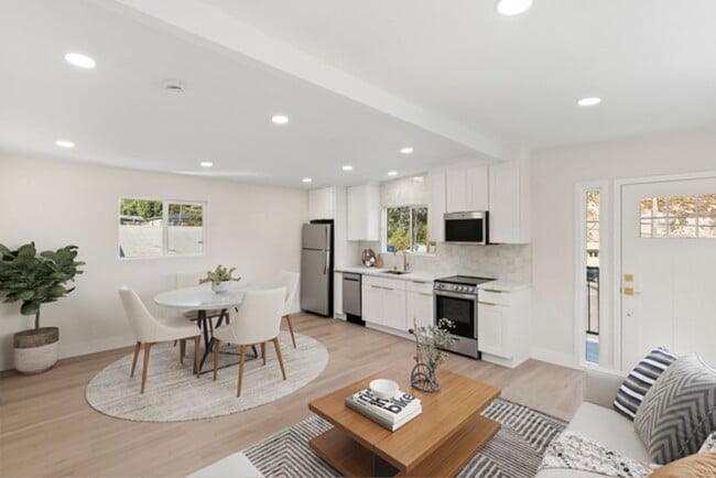 Building Photo - 3646 Curlew St