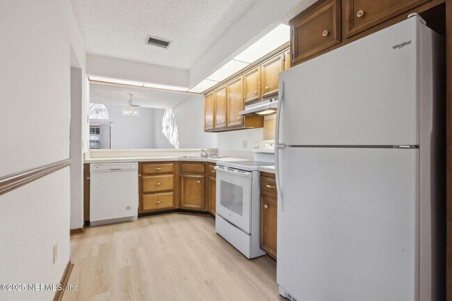 Building Photo - 1138 Fromage Cir W