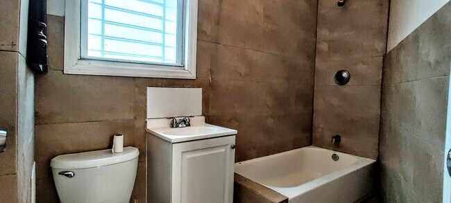 Foto del edificio - 1006 E 172nd St