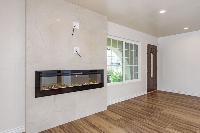 Foto del edificio - Your Newly Renovated Huntington Beach Oasi...