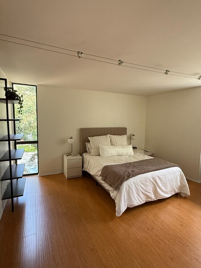 Foto del edificio - 4141 Via Marisol