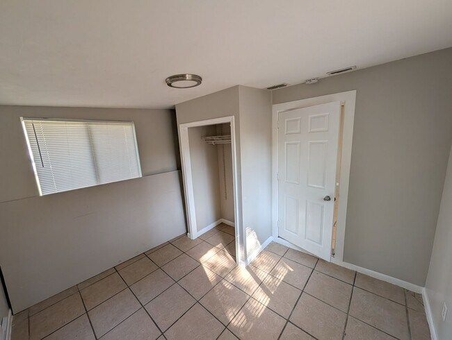 Building Photo - Newly Renovated 2BR Home in Jacksonville