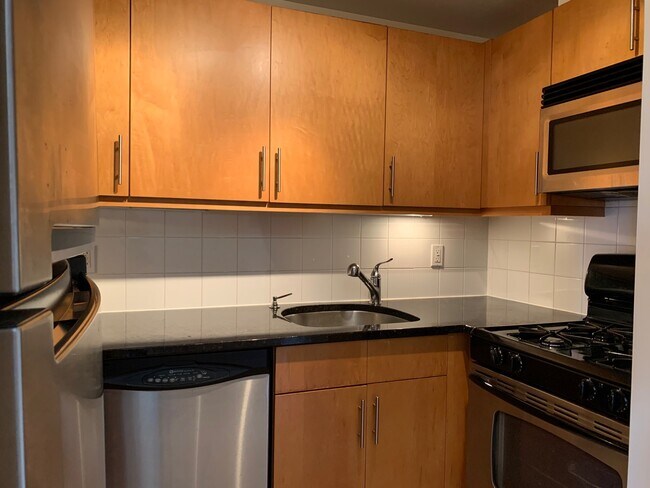Foto del edificio - 41-52-52 63rd St