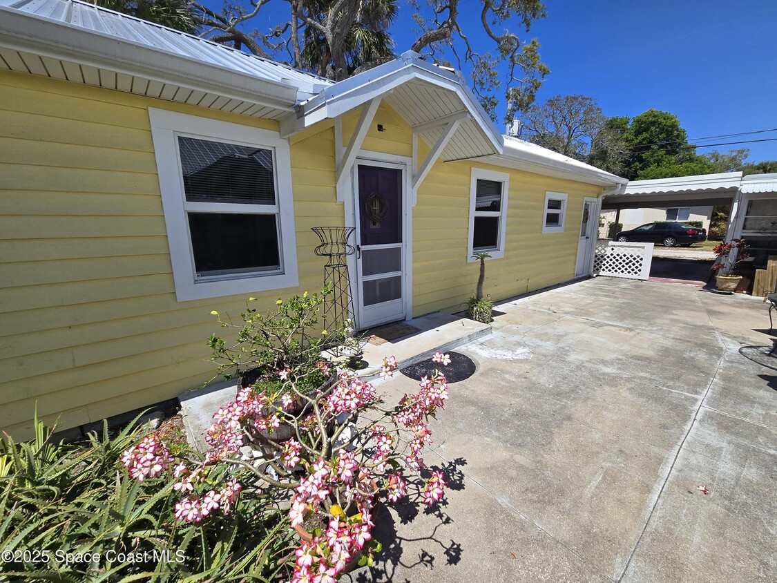 Foto principal - 1541 Avocado Ave
