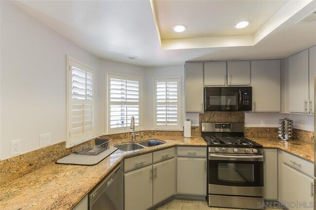 Foto del edificio - 2 Bed / 2 Bath Townhome in El Cajon