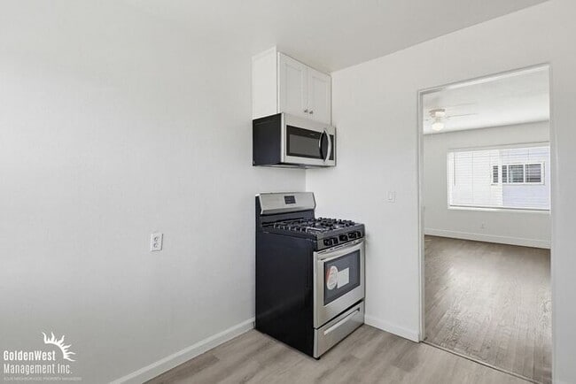 Building Photo - Updated 1Bdm 1Ba Home in San Diego!