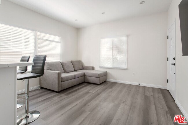 Foto del edificio - 1462 W 22nd St