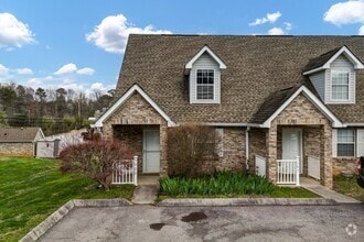 Building Photo - 1062 Blinken St