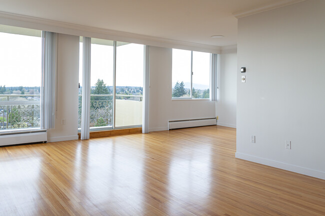 Building Photo - *Special Offer Available* Spacious 1-BR in...