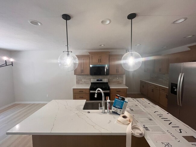 Building Photo - Beautiful, brand-new, 3-bedroom, 2-bath home in Nixa with a 3-car garage.
