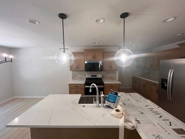 Foto del edificio - Beautiful, brand-new, 3-bedroom, 2-bath home in Nixa with a 3-car garage.