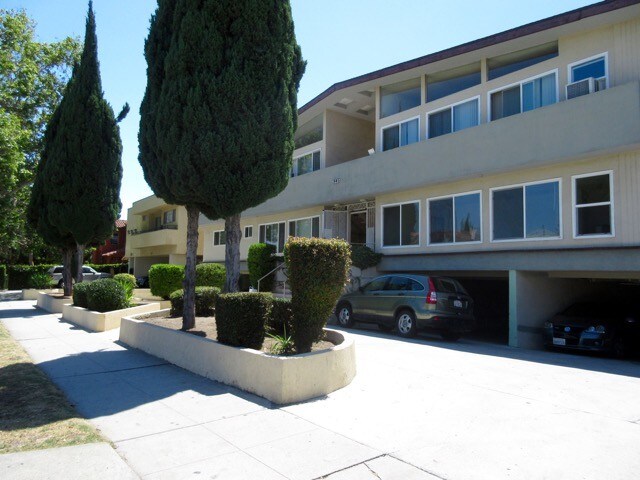 Foto principal - 1445 S Sherbourne Dr