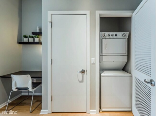Foto del edificio - 1 br, 1 bath Condo - 1107 S Delano Ct E