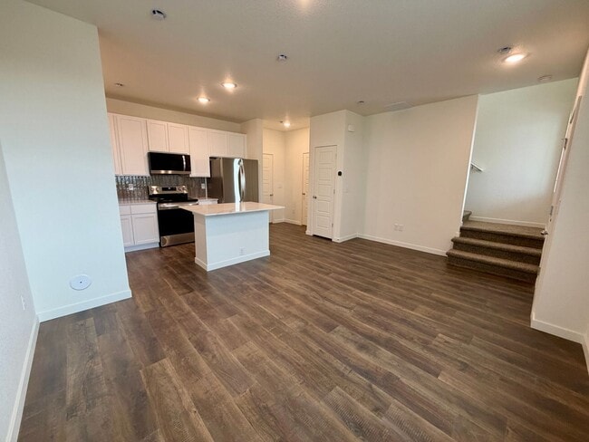 Building Photo - 604 Cheyenne Trl