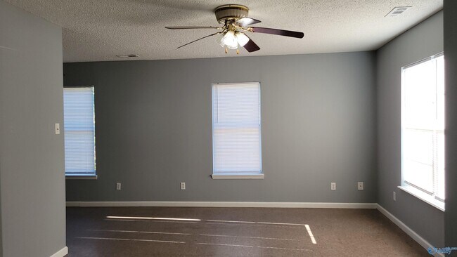 Foto del edificio - 6117 Melrose Rd NW