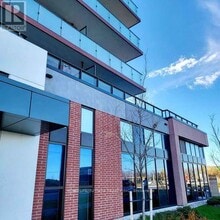 Building Photo - 2550 Simcoe St N