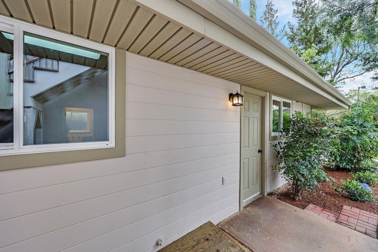 Primary Photo - Price reduction! ADU One Bedroom Unit Avai...