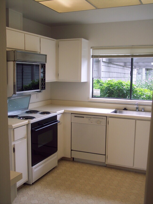 Foto del edificio - 845 Columba Ln