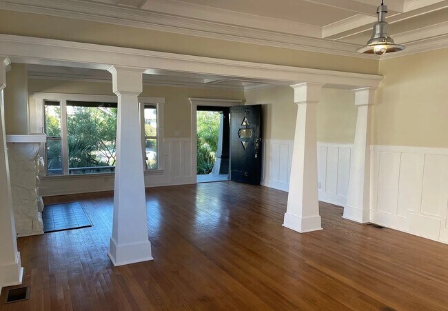 Building Photo - 2174 W 30th St