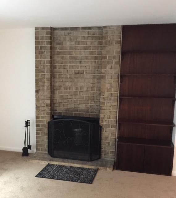 Building Photo - 9226 Three Oaks Dr